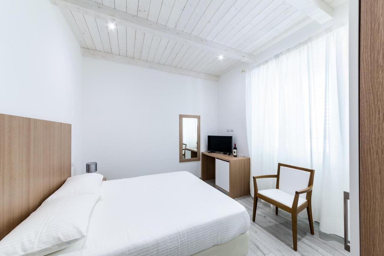 La Promenade Rooms&Suites Olbia Exterior foto