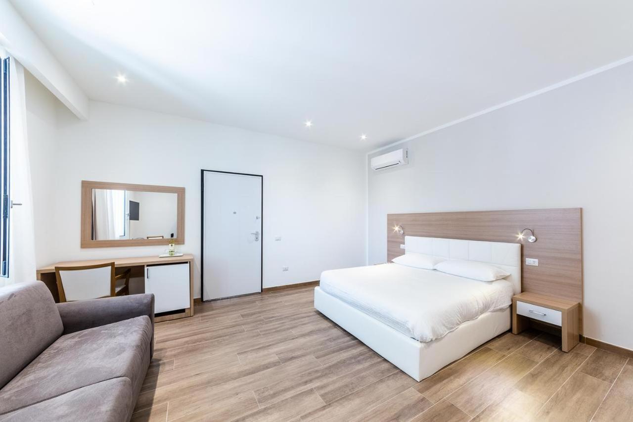La Promenade Rooms&Suites Olbia Exterior foto