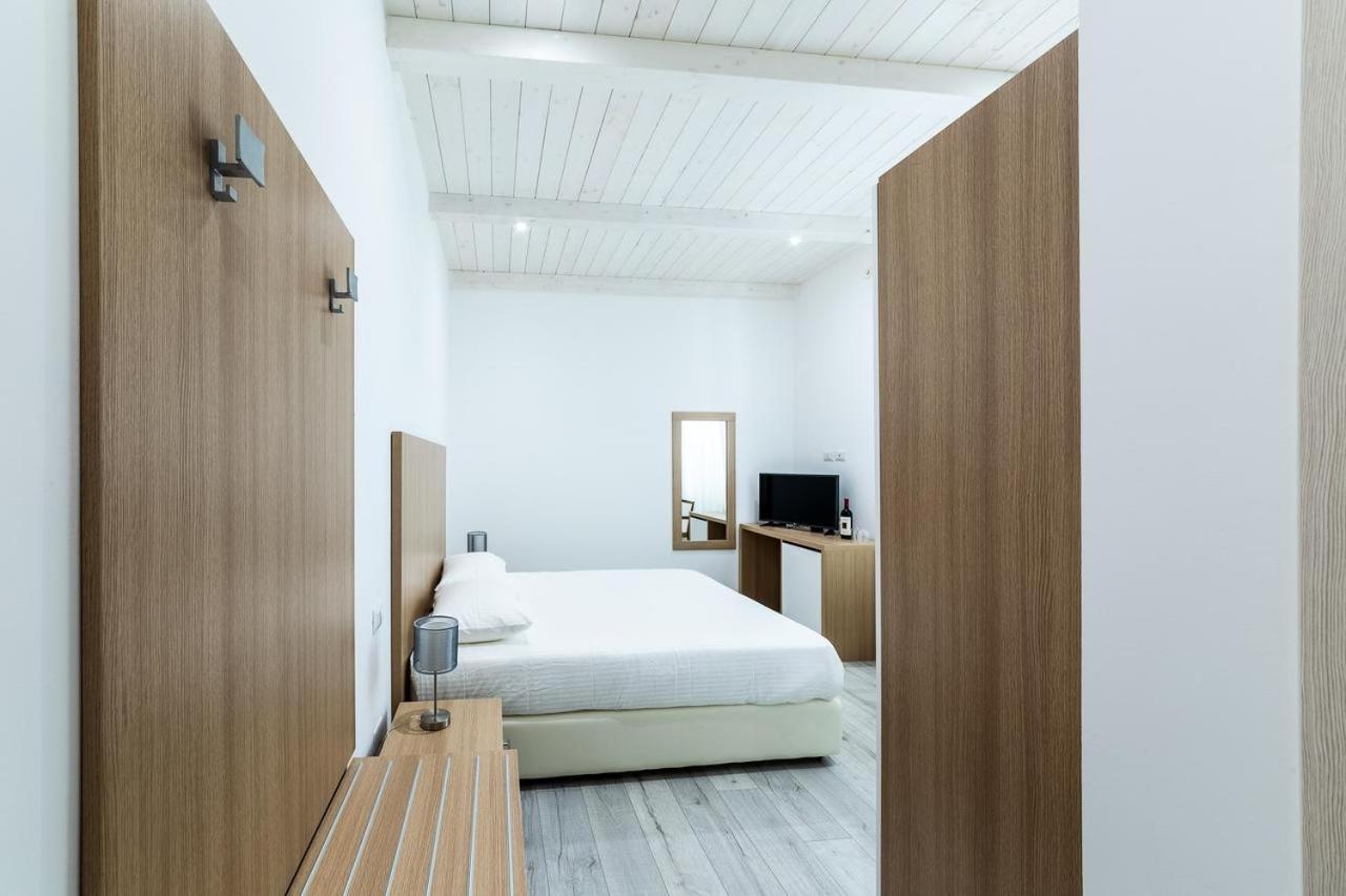 La Promenade Rooms&Suites Olbia Exterior foto