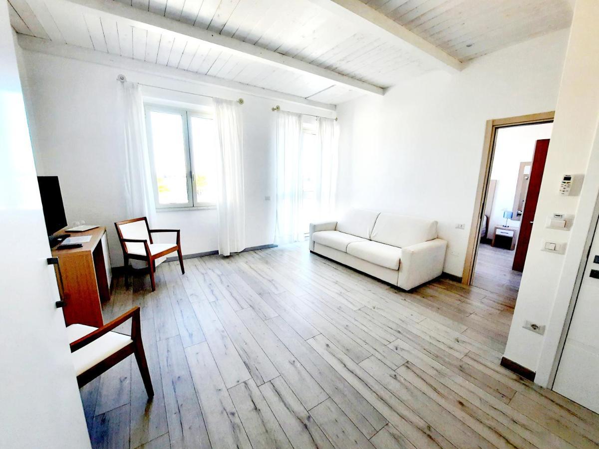 La Promenade Rooms&Suites Olbia Exterior foto