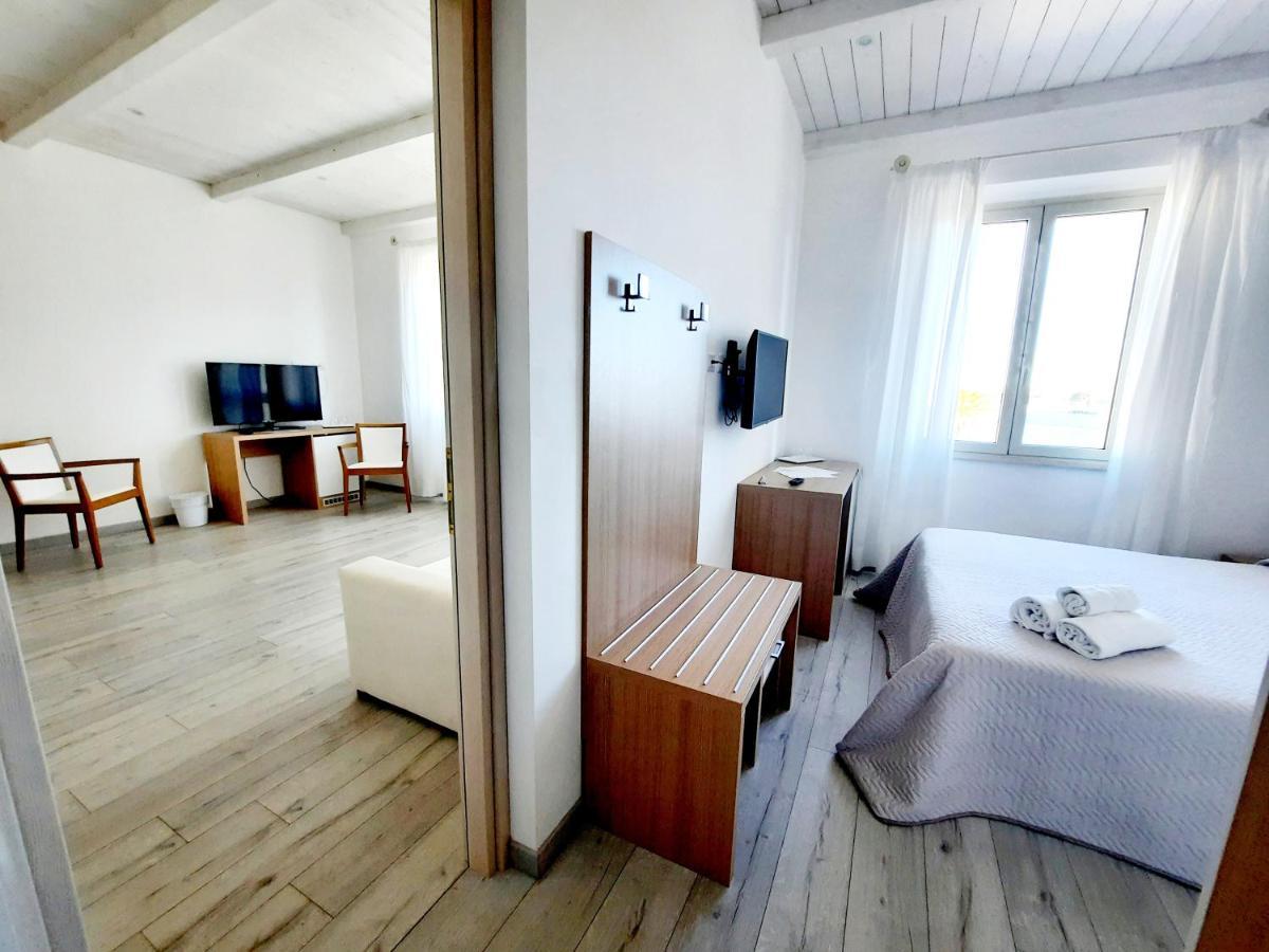 La Promenade Rooms&Suites Olbia Exterior foto